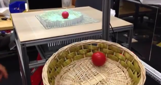 cette-stupefiante-technologie-va-vous-permettre-dinteragir-avec-des-objets-sans-les-toucher1