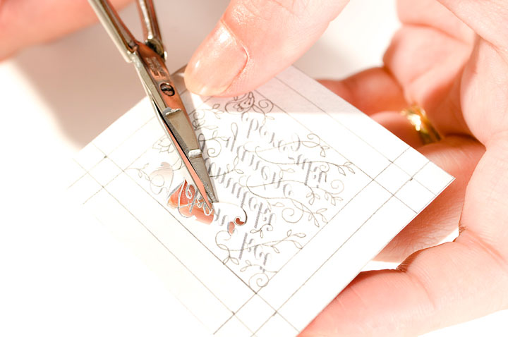 hina-realise-de-magnifiques-oeuvres-en-papier-decoupees-avec-une-precision-stupefiante21