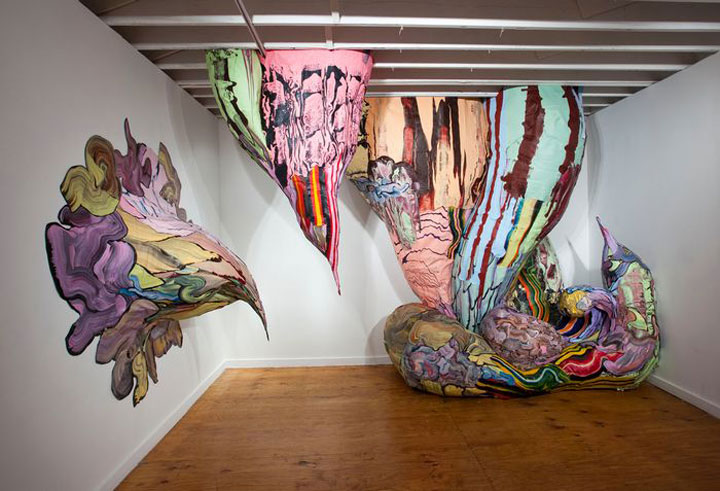 decouvrez-les-surprenantes-installations-en-bois-dun-artiste-bresilien10