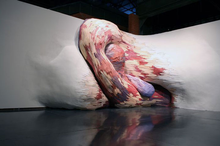 decouvrez-les-surprenantes-installations-en-bois-dun-artiste-bresilien22