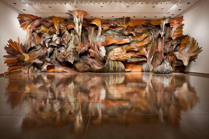 decouvrez-les-surprenantes-installations-en-bois-dun-artiste-bresilien28