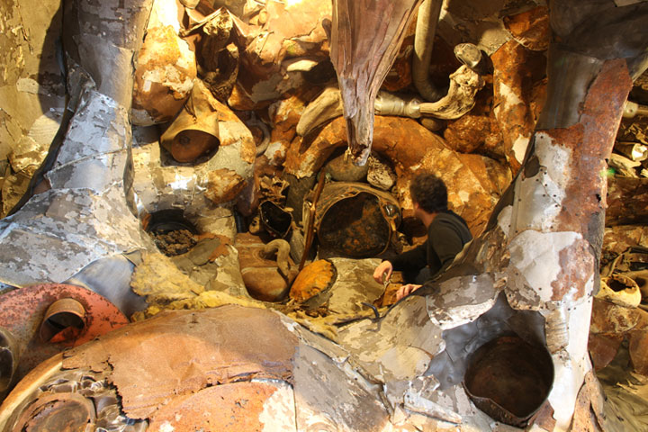 decouvrez-les-surprenantes-installations-en-bois-dun-artiste-bresilien40