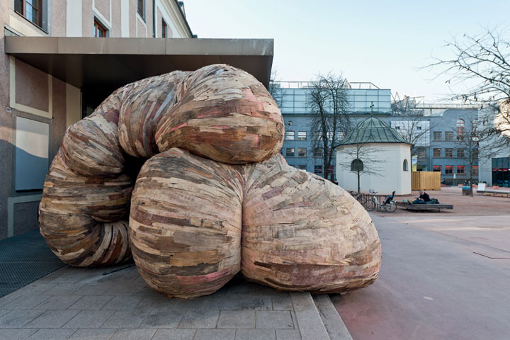 decouvrez-les-surprenantes-installations-en-bois-dun-artiste-bresilien52