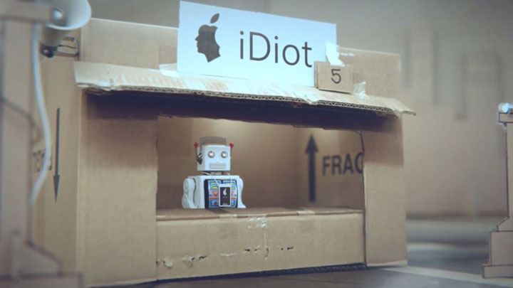 idiots-un-court-metrage-satirique-qui-denonce-la-dependance-a-nos-smartphones-a-travers-dadorables-robots12