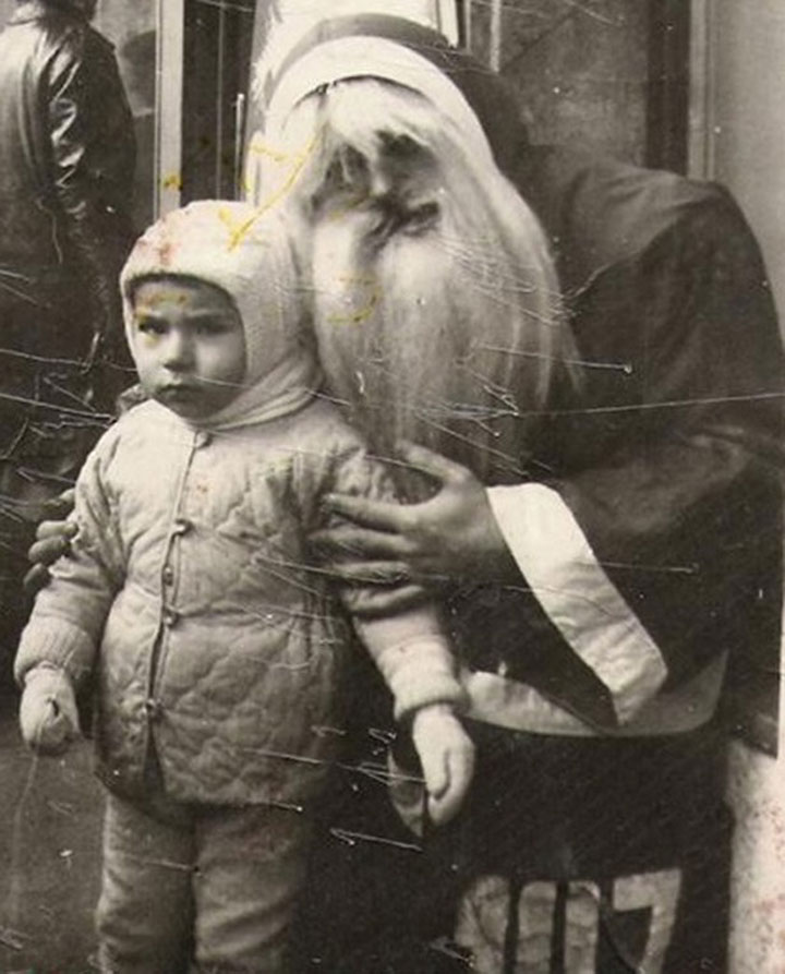 les-premiers-costumes-de-pere-noel-datant-du-siecle-dernier-sont-absolument-effrayantes10