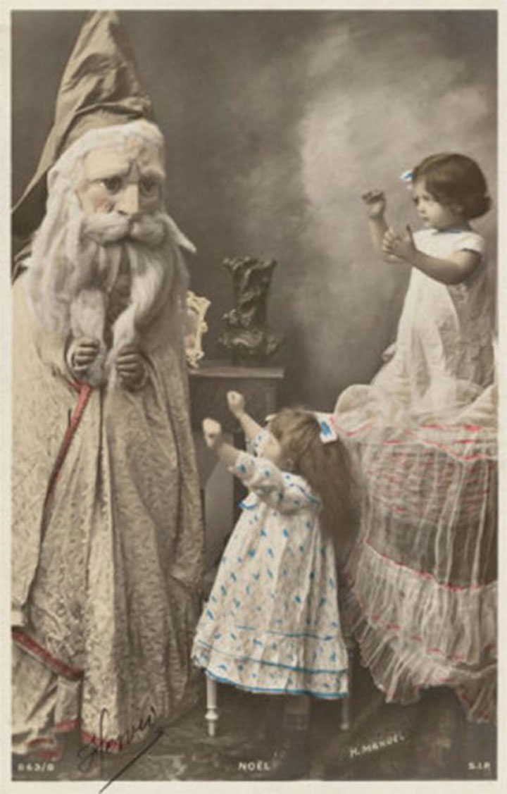 les-premiers-costumes-de-pere-noel-datant-du-siecle-dernier-sont-absolument-effrayantes24