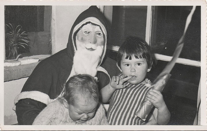 les-premiers-costumes-de-pere-noel-datant-du-siecle-dernier-sont-absolument-effrayantes6
