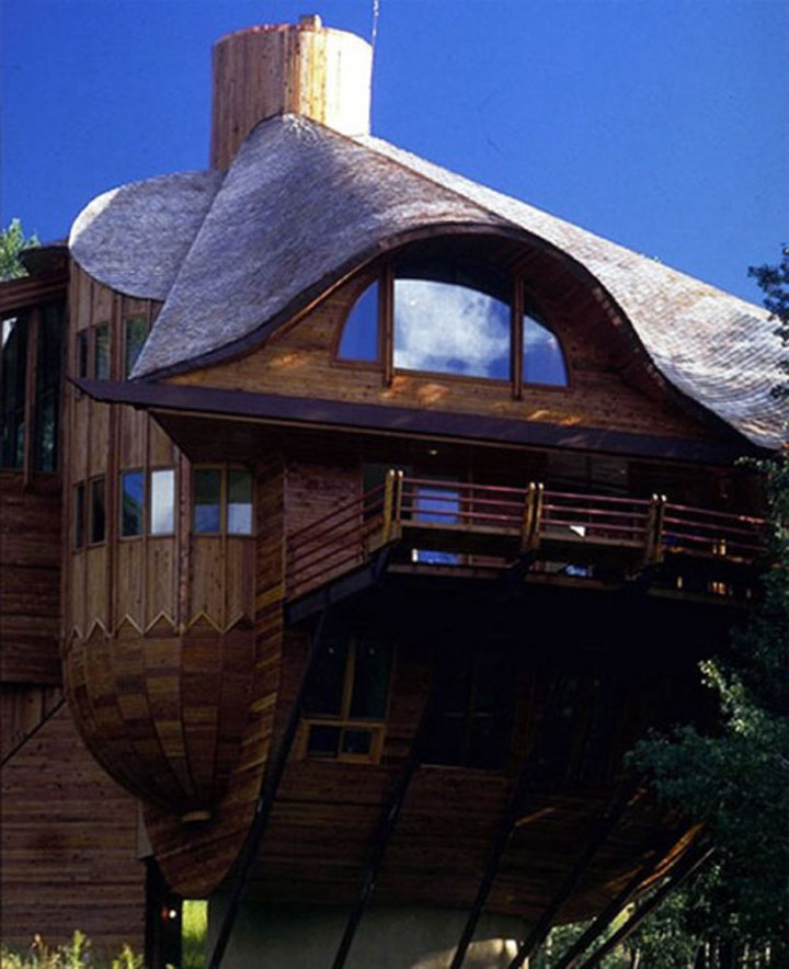 prenez-de-la-hauteur-avec-ses-somptueuses-maisons-perchees-dans-les-arbres78