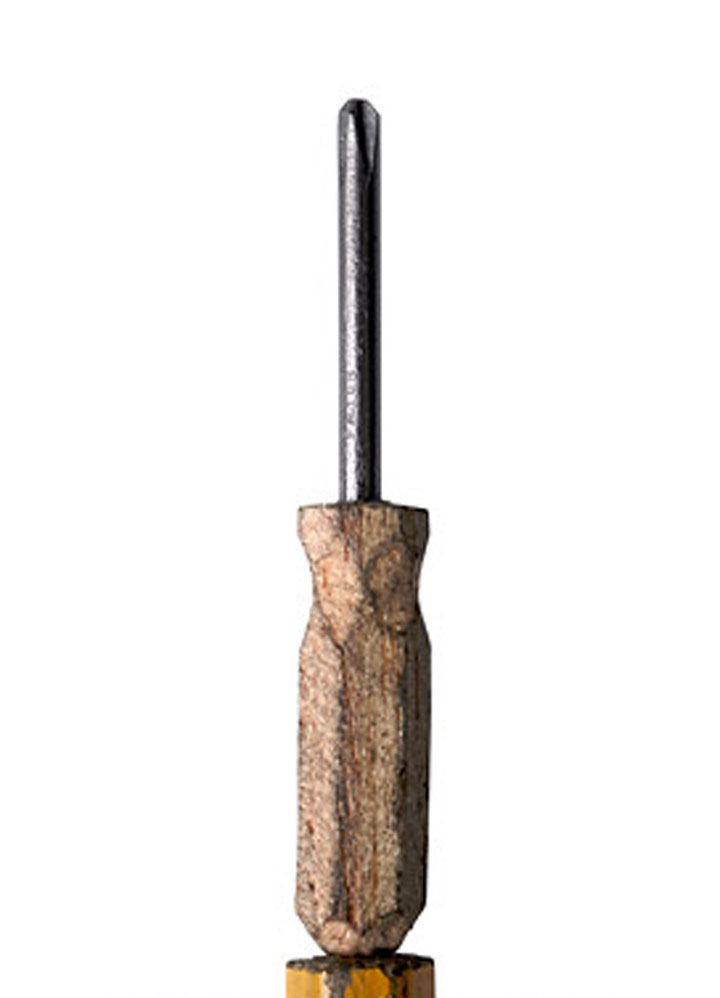 un-artiste-sculpte-des-mines-de-crayons-pour-des-oeuvres-dune-precision-chirurgicale23