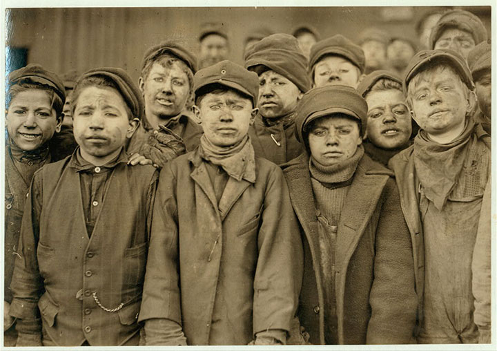 20-photos-denfants-travailleurs-qui-vont-vous-emouvoir1