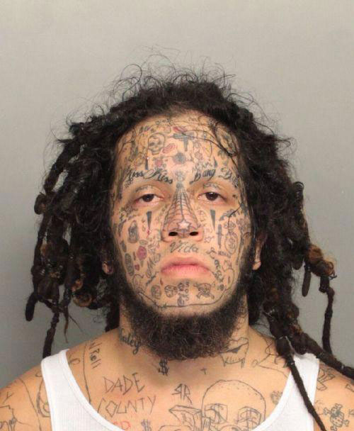 cette-serie-de-tatouages-faciaux-completement-dejantes-en-dit-long-sur-ces-personnes25
