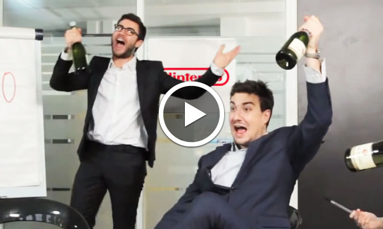 cyprien-imagine-les-reunions-au-sein-de-grandes-entreprises-telles-que-apple-nokia-free-fou-rire-garanti-une