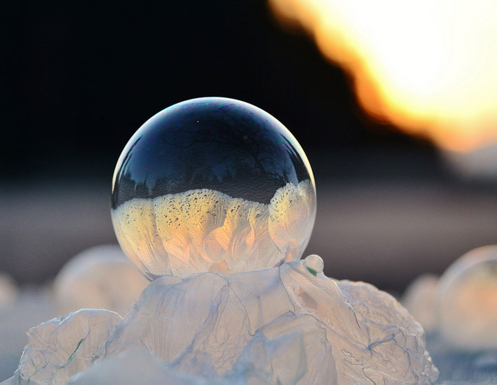des-sumbliles-bulles-de-savon-gelees-par-le-froid14