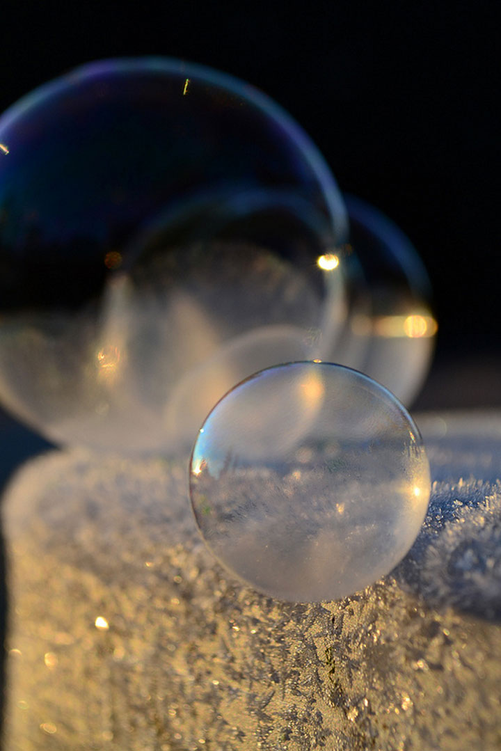 des-sumbliles-bulles-de-savon-gelees-par-le-froid24