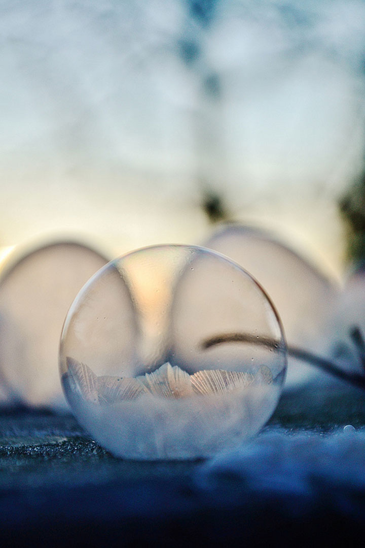 des-sumbliles-bulles-de-savon-gelees-par-le-froid37