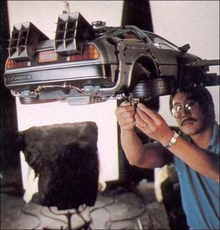 entrez-dans-les-coulisses-du-film-culte-retour-vers-le-futur-a-travers-ces-42-photographies-inedites28