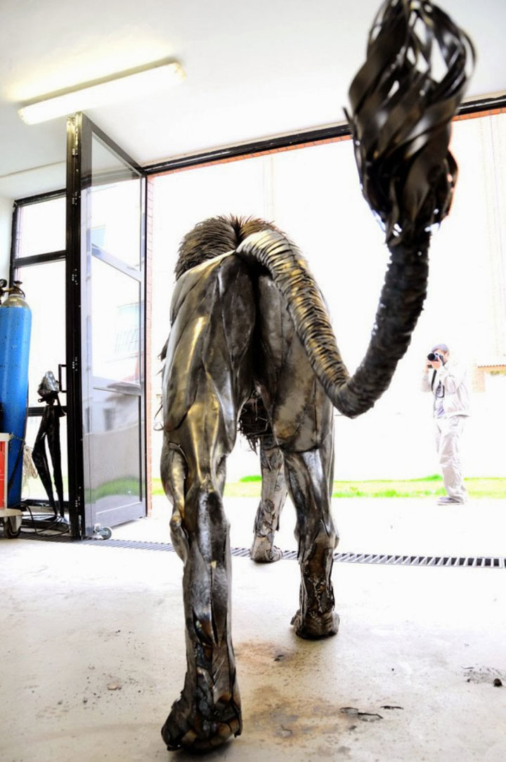 metal-lion-sculpture6