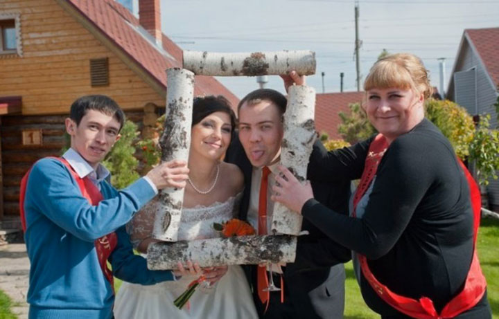 photographies-de-mariages-en-russie-un-rituel-tres-particulier10