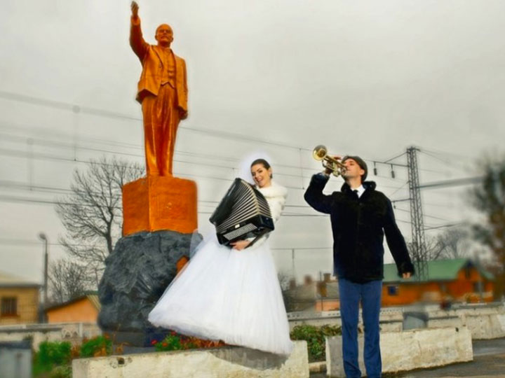 photographies-de-mariages-en-russie-un-rituel-tres-particulier5