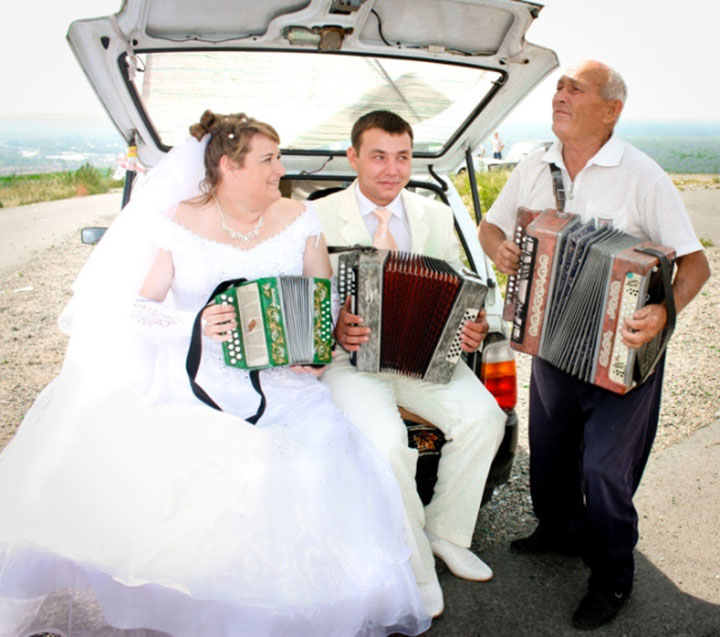 photographies-de-mariages-en-russie-un-rituel-tres-particulier7