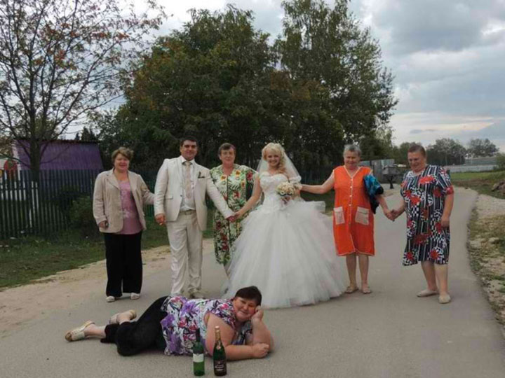 photographies-de-mariages-en-russie-un-rituel-tres-particulier8