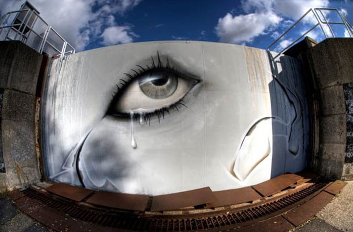 village-abandonne-envahi-par-le-street-art10