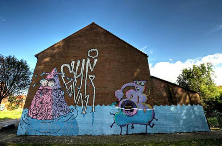 village-abandonne-envahi-par-le-street-art23