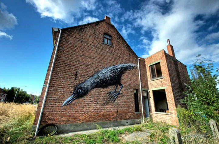 village-abandonne-envahi-par-le-street-art25