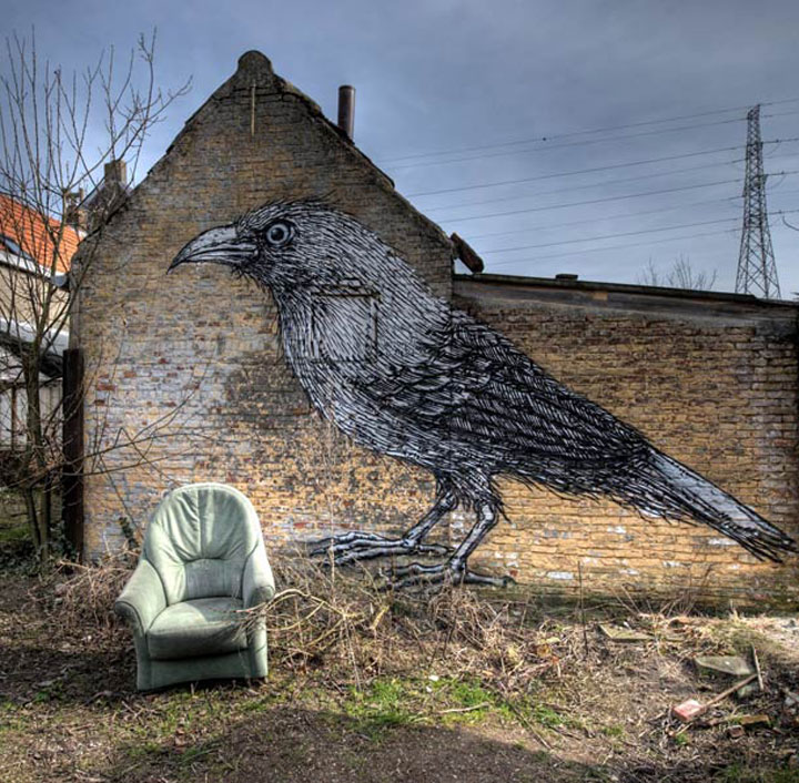 village-abandonne-envahi-par-le-street-art2