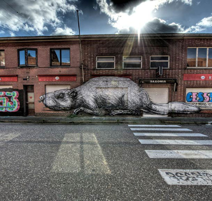 village-abandonne-envahi-par-le-street-art3