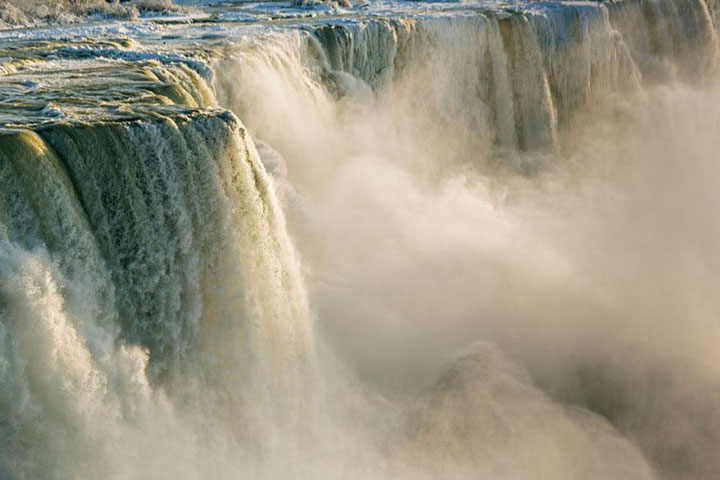 15-destinations-paradisiaques-autour-desquelles-il-ne-vaut-mieux-pas-regarder11