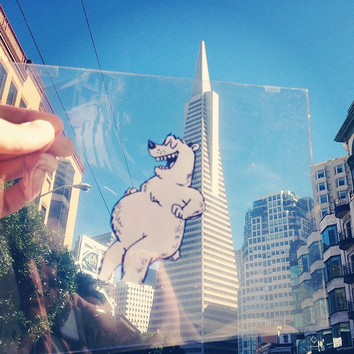 artiste-insere-dessins-sur-film-transparent4