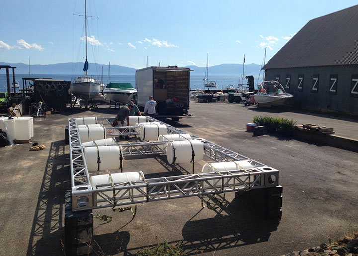 bob-burnquist-a-fait-installer-une-rampe-de-skateboard-sur-le-la-tahoe12
