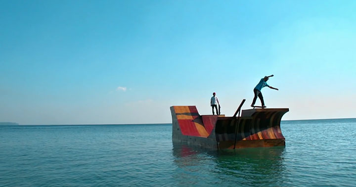 bob-burnquist-a-fait-installer-une-rampe-de-skateboard-sur-le-la-tahoe5
