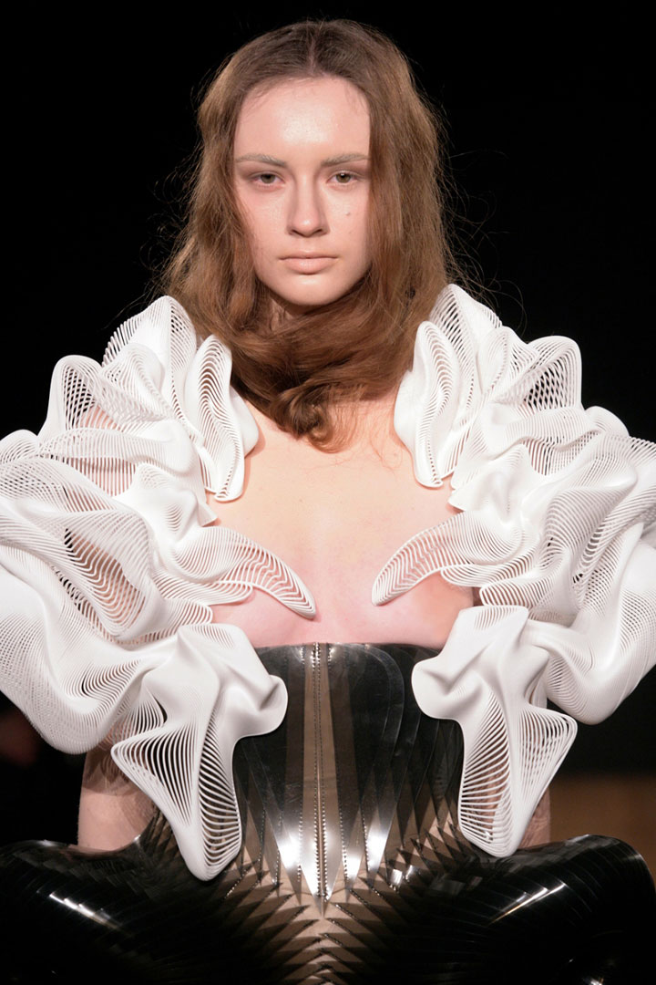iris-van-herpen-21