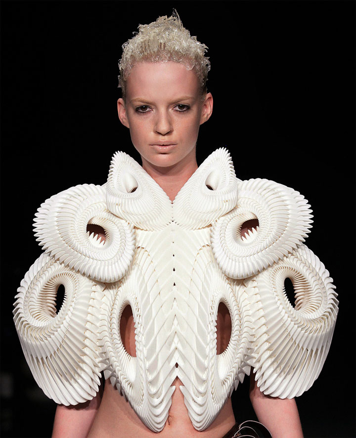 iris-van-herpen-22