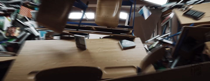 crazy-furniture-le-court-metrage-dans-lequel-le-mobilier-des-salles-de-classes-deviennent-fous14