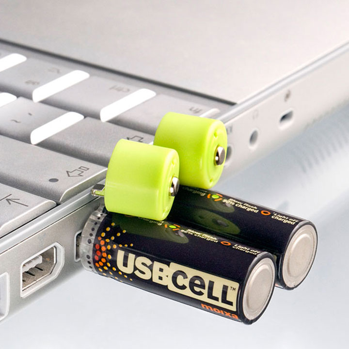 les-gadgets-geek-du-vendredi-des-piles-usb-un-robot-masseur-des-baguettes-sabre-laser1