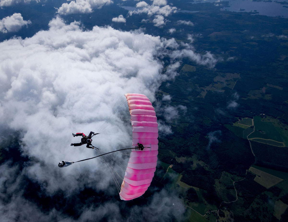 parachute-rose-nuages