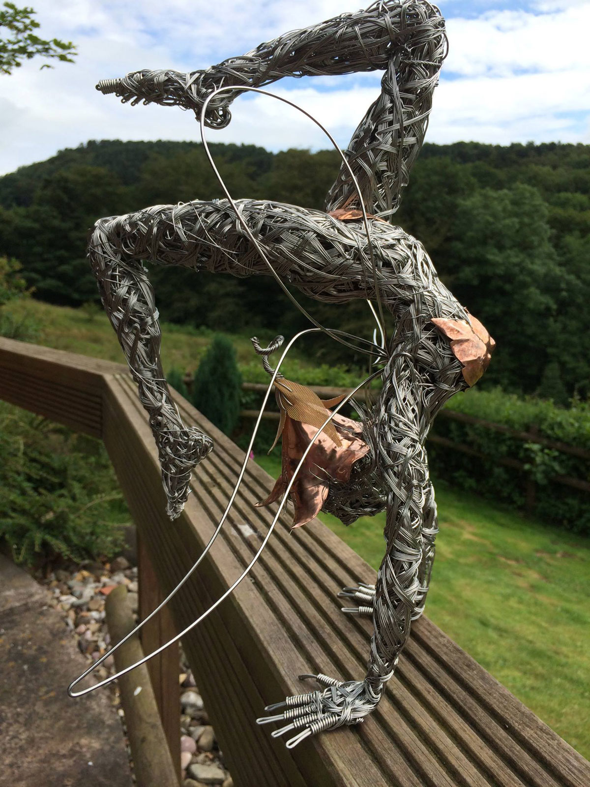 sculpture-metal-fee-equilibre