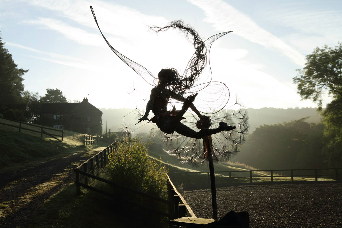 sculpture-metal-pissenlit-fee-vole