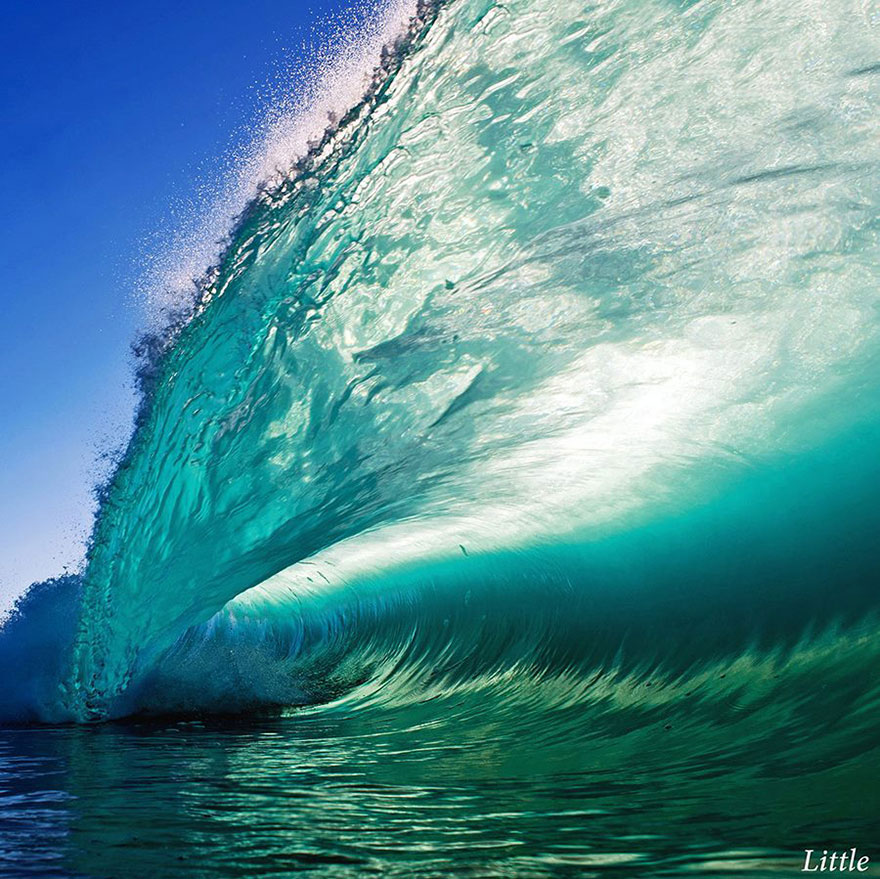 vague-echoue-bleu