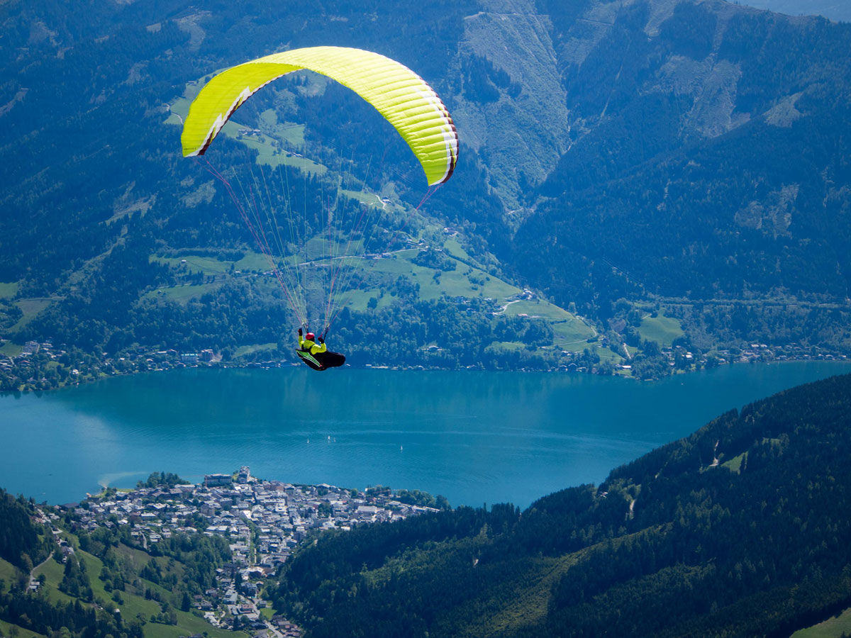 voile-jaune-montagnes