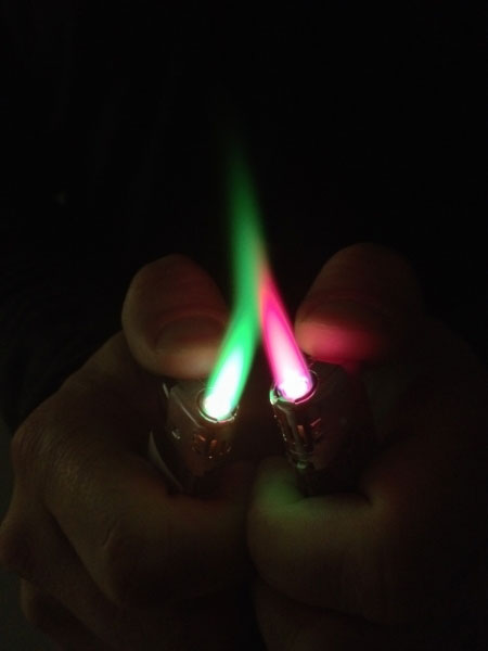 briquet-flamme-couleur