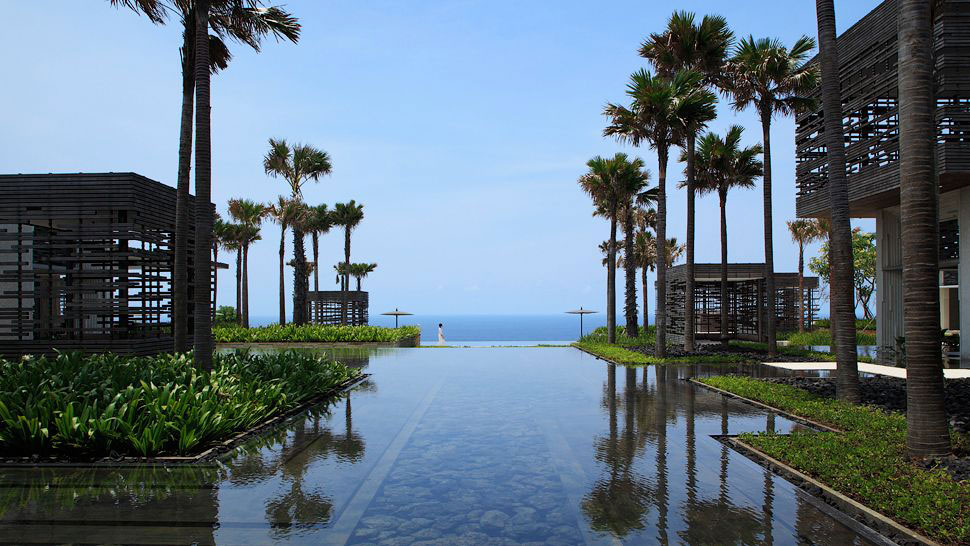 005359-15-exterior-infinity-pool-ocean-view-day