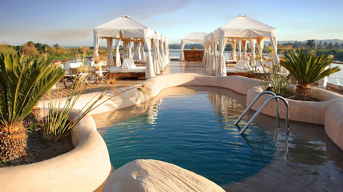sun-boat-III-piscine
