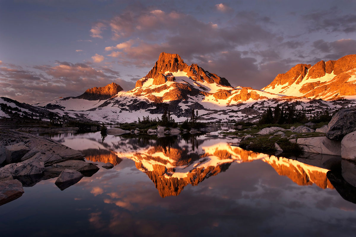 aube-montagnes-lac