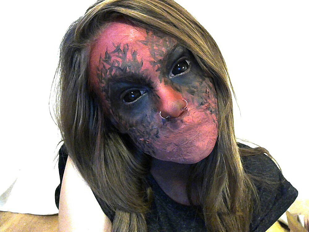 demon-bouche