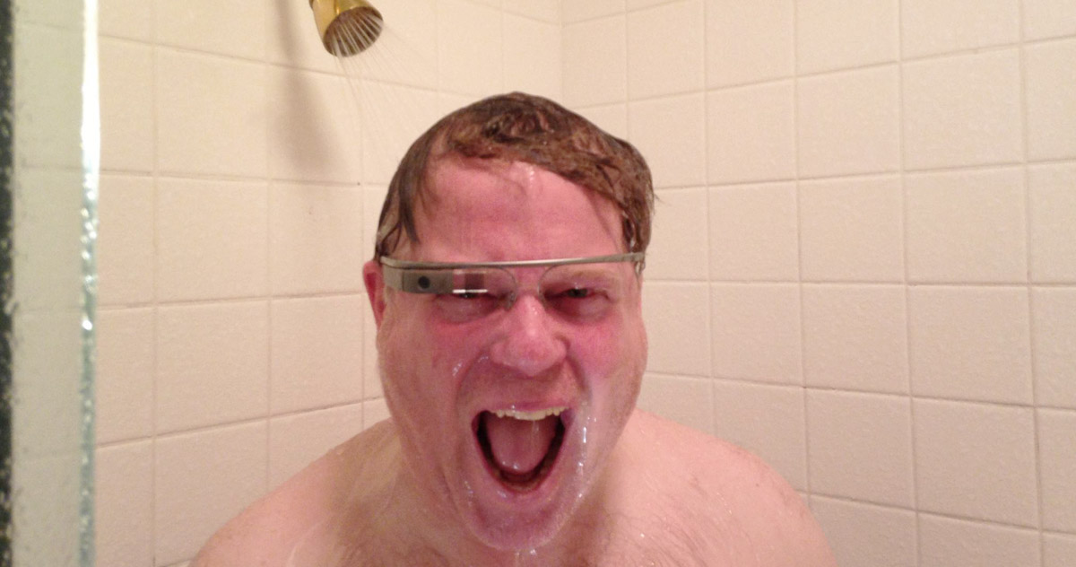 homme-douche-google-glass