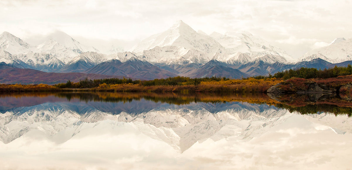 reflets-montagnes-enneiges-lac
